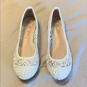 White 8.5 Wide Width crochet style flats